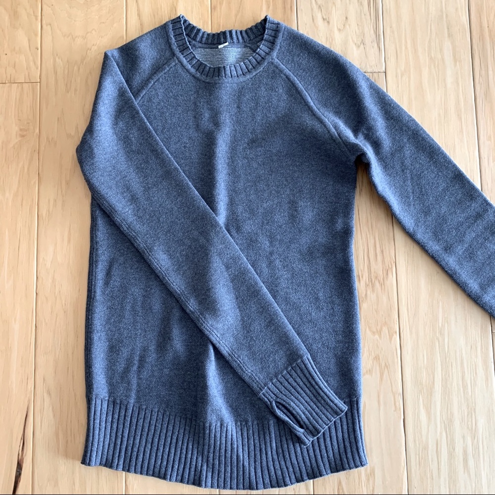 Lululemom/ fitted knit top